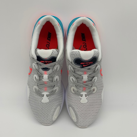 WMNS Nike Renew Run - Picture 2 of 10